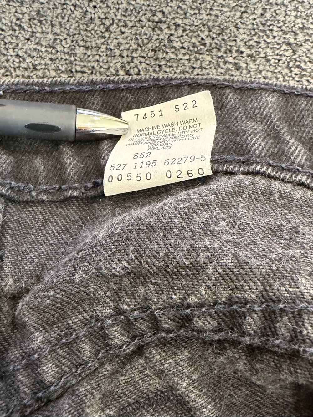 Levi's 550 Charcoal Black Back-Pocket Jeans with Red Tab - Picture 10 of 10